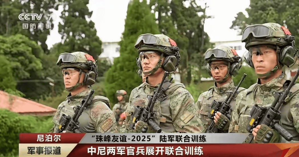 解放军还在尼泊尔,国际机场停摆,尼总理登机逃亡,9国踩下刹车