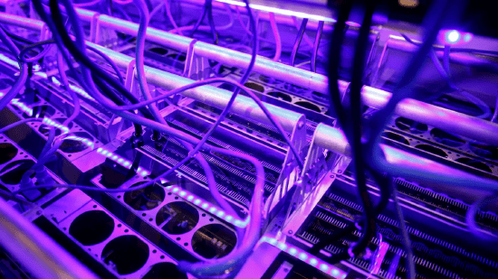 挖矿收益不足3美分！比特币暴跌后，矿商们集体“弃挖”转向HPC求生