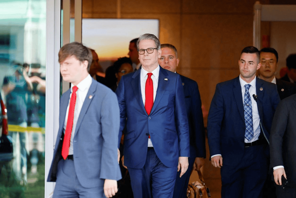 回美国第四天,美财长没了在北京时的态度,扬言要限制中国囤油