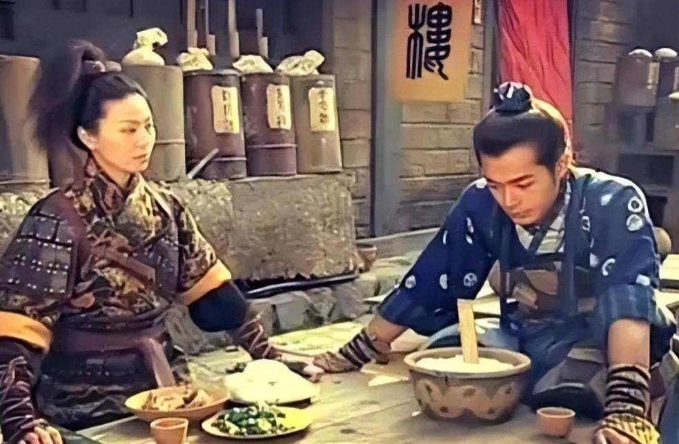 古代的一两银子，相当于现在多少钱？古人一年又能挣多少钱呢？