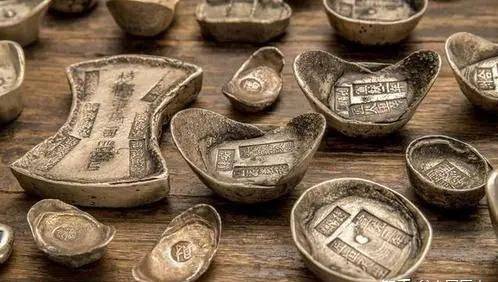 清朝一个七品县令的年收入，放到现在值多少钱